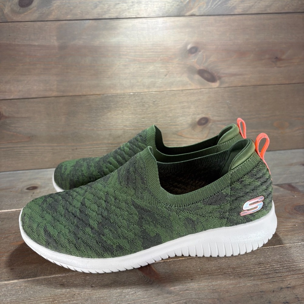 Skechers Ultra Flex Skys The Limit Womens size 8.5 wide shoes Green sneakers